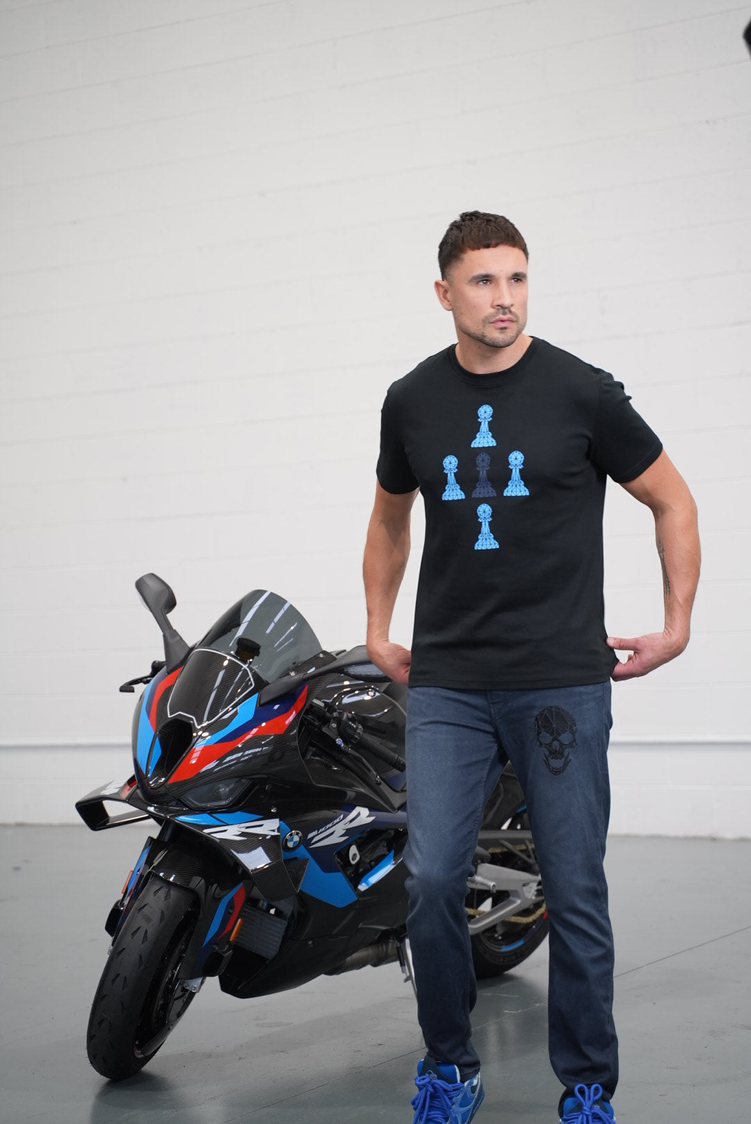 5 PAWN TEE - 4 BLUE 1 NAVY