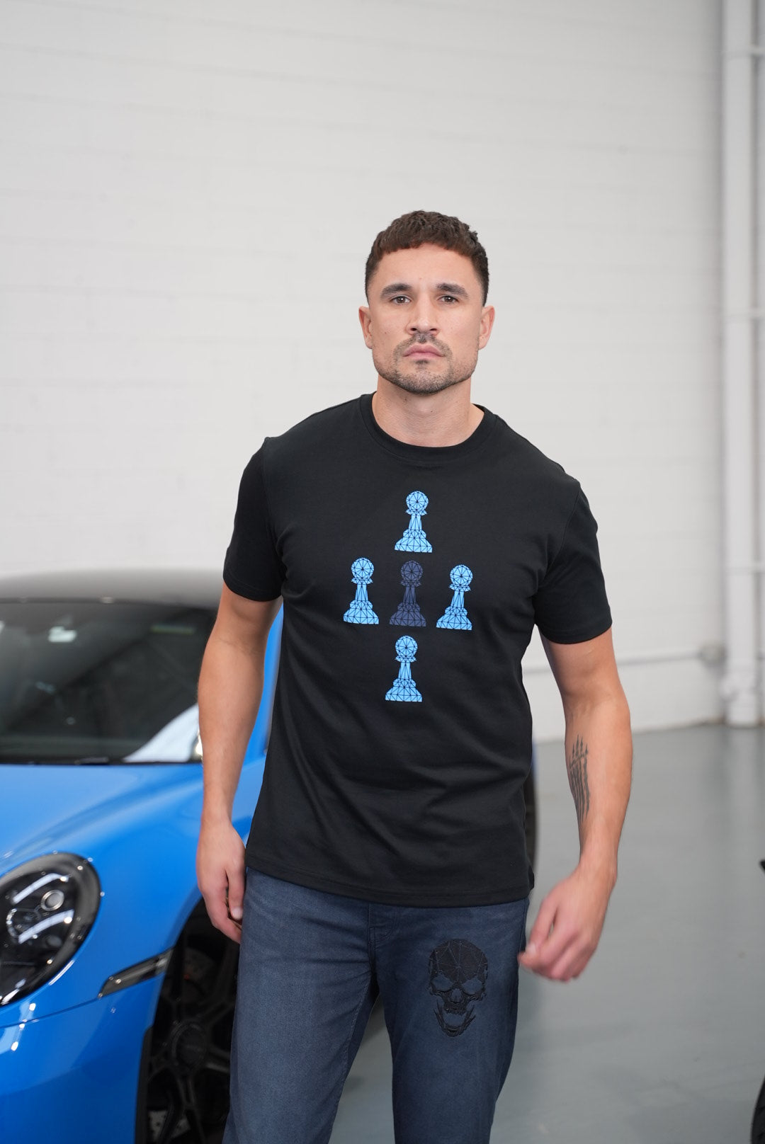 5 PAWN TEE - 4 BLUE 1 NAVY