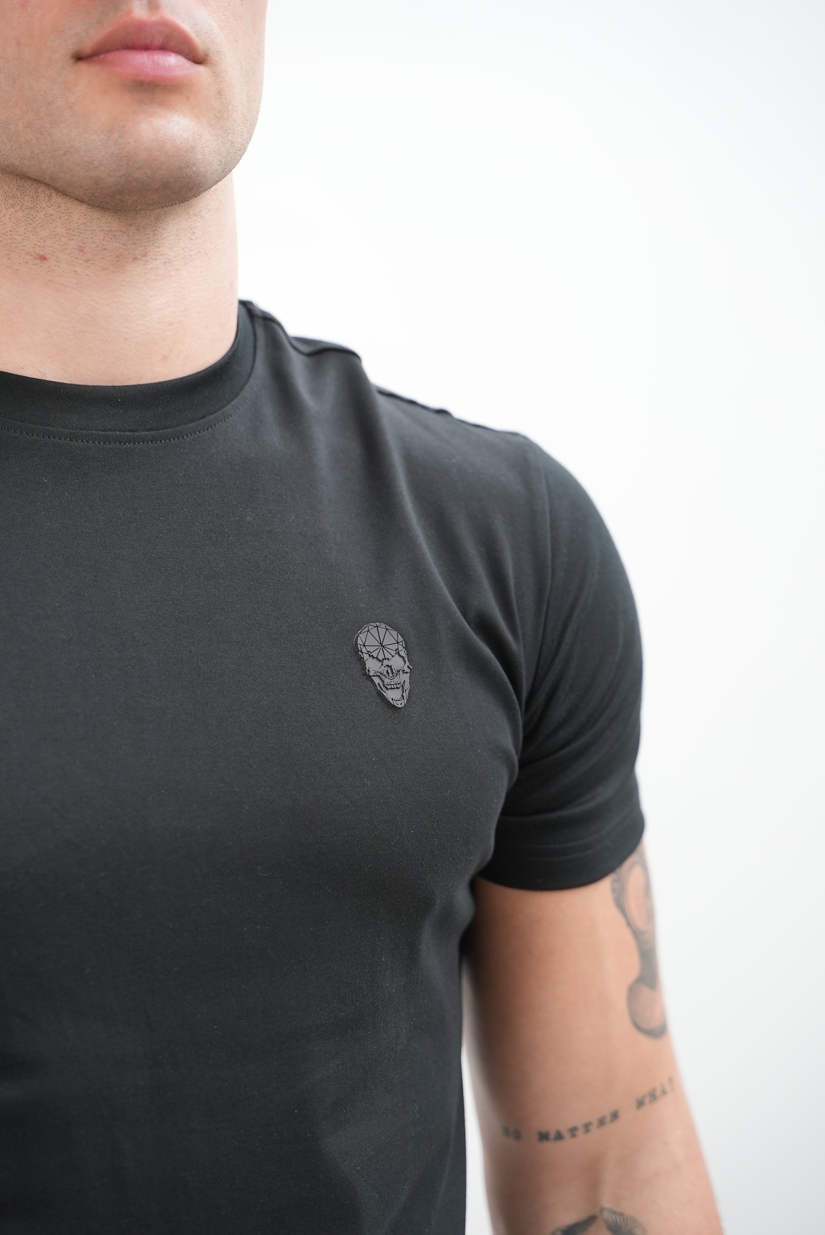 Men's Amico Skull Badge Black T-Shirt