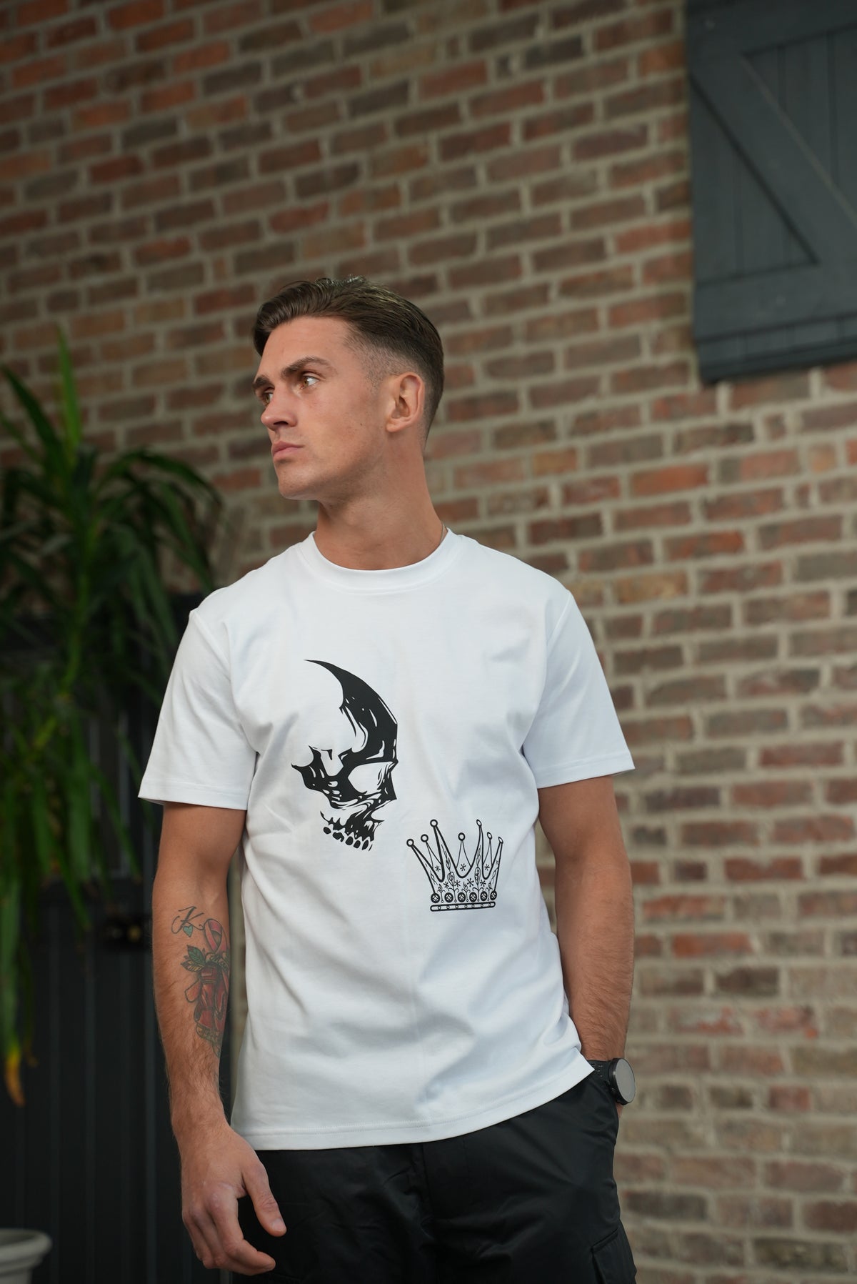 Amico Skull Crown White Tee