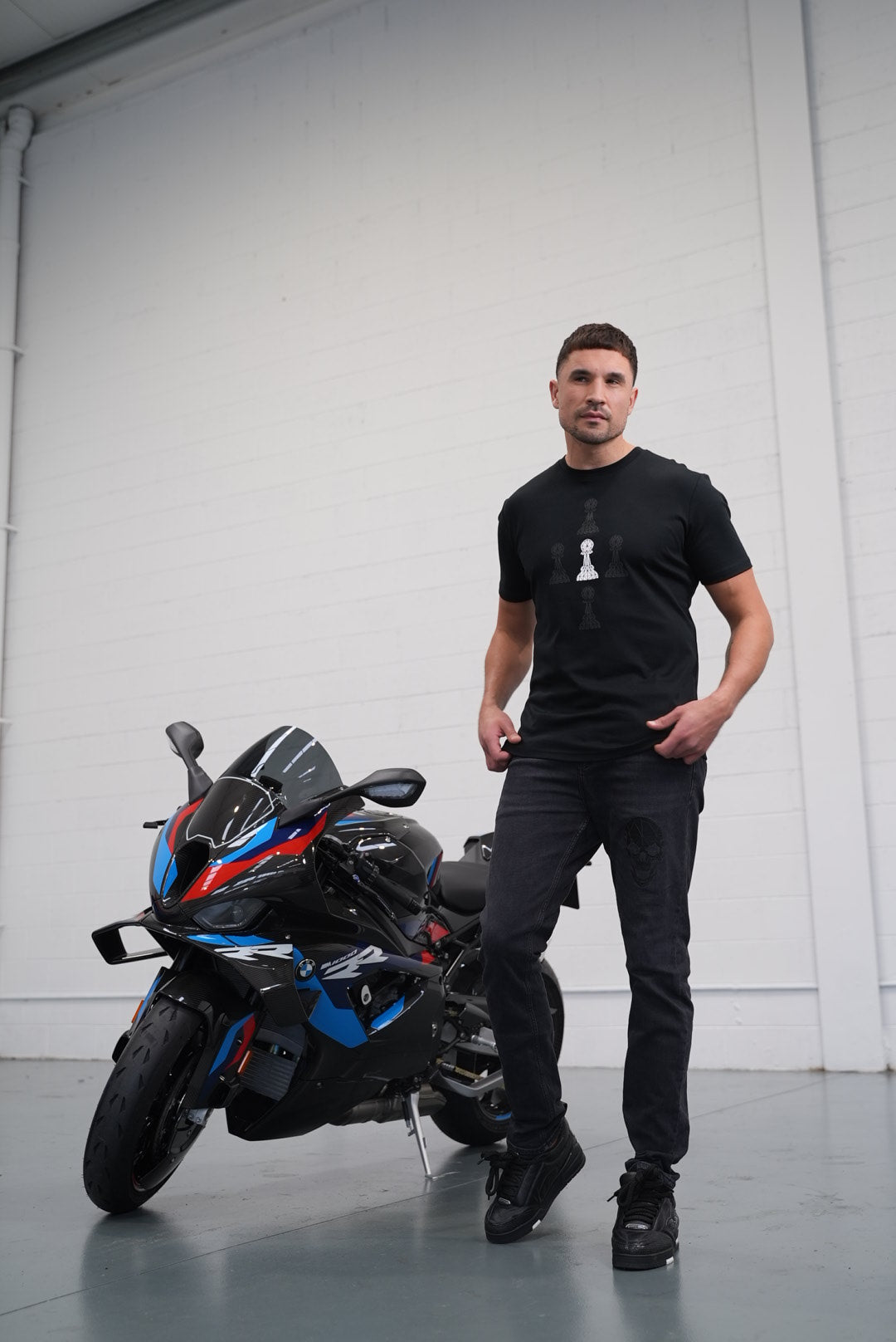 5 PAWN TEE - 4 BLACK 1 WHITE