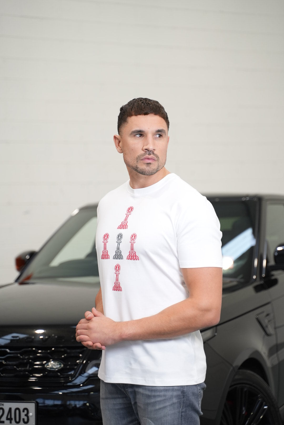 WHITE TEE 5 PAWN -4 RED 1 BLACK